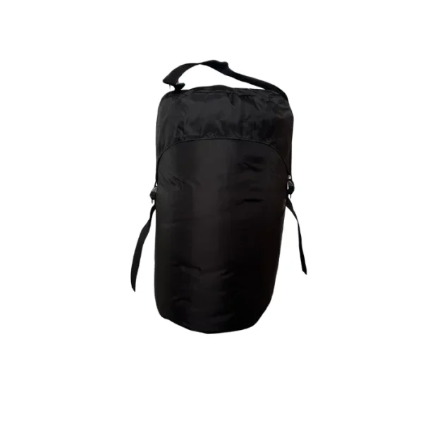 sac de couchage rangé dans sa housse