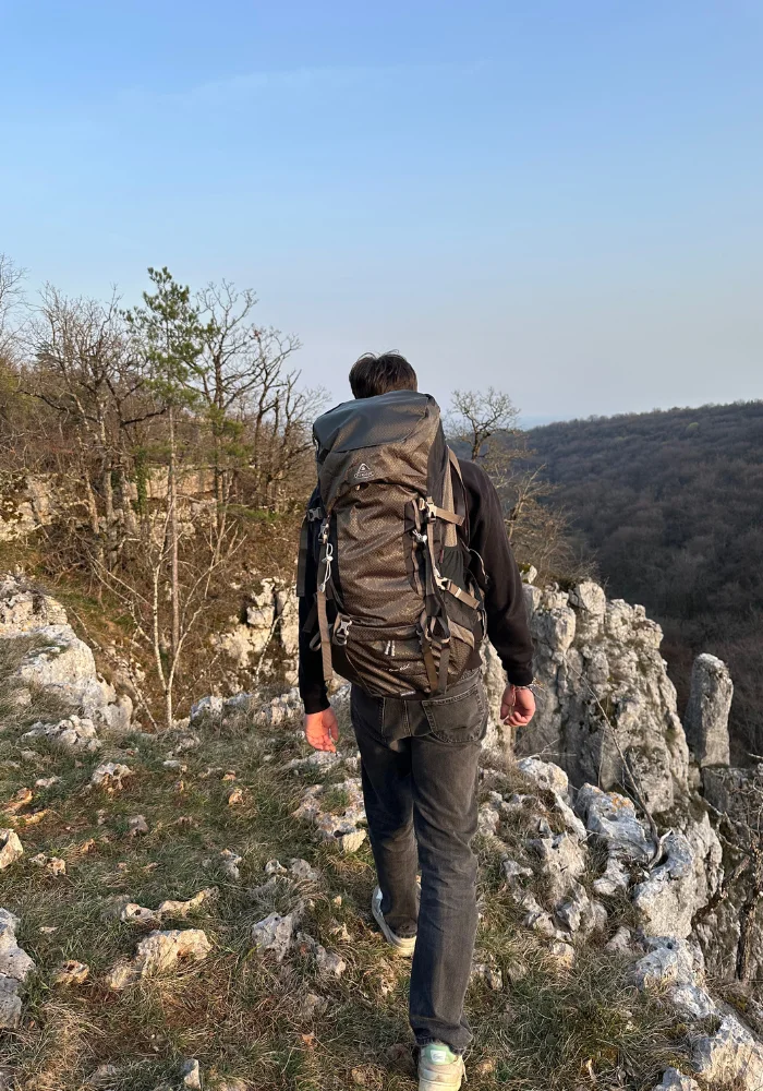 Utilisation d'un sac à dos facile à utiliser.