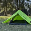 Tente baribalpro posé dans un champs